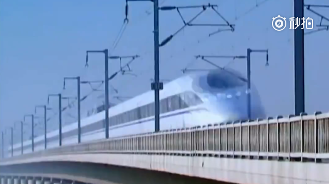 印尼游客为拿包坐过站 称中国高铁太快不适应