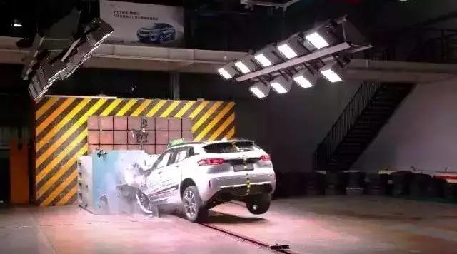 WEY VV7用料确实很足,但做工恐怕不会如你所愿!