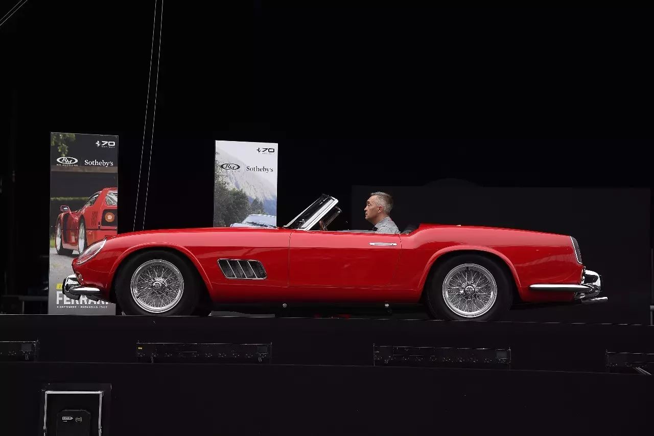 法拉利传奇与激情拍卖会完美落锤