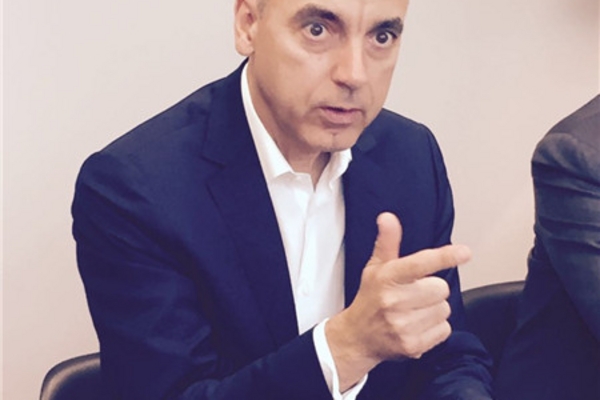 宝马董事解析力推大型豪车战略背后的商业逻辑