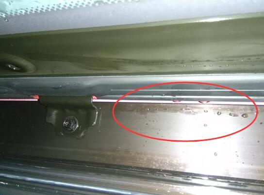 自己安装的全景天窗 含着泪也得用着