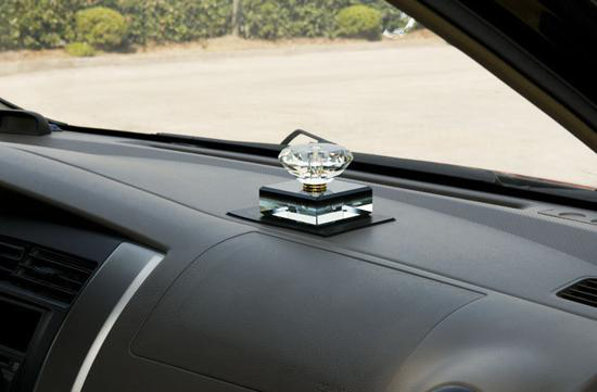 车内异响最烦人,动动手解决起来并不难