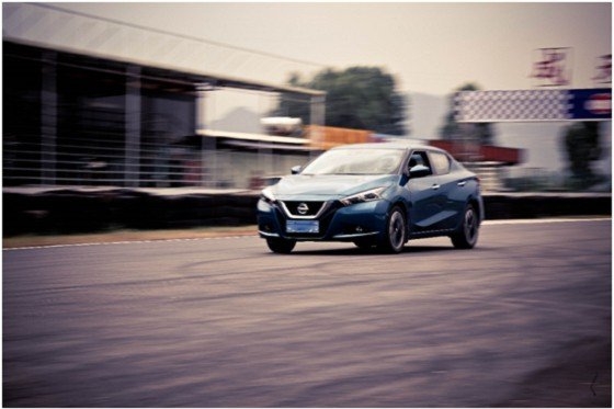 不要以为长得像赛车就费油，蓝鸟颠覆你的认知