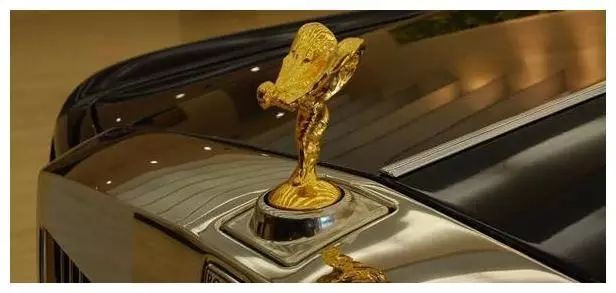 宾利车标也和劳斯莱斯一样有隐身术,但怎么看