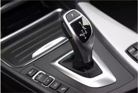 买了辆手动挡,死活挂不进倒挡?老司机一看就笑了