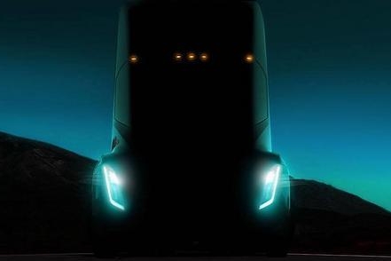 特斯拉电动卡车真的要来了！马斯克说10月发布