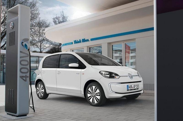 汽油车死期将定，纯电车就是未来了吗？| 发车