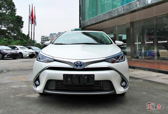 比亚迪秦OR雷凌双擎?比试一番便知谁更能“混”!