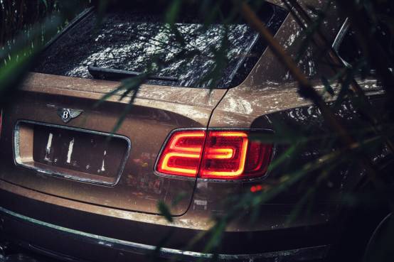 添巴蜀之味，越海川之势——成都试驾宾利添越