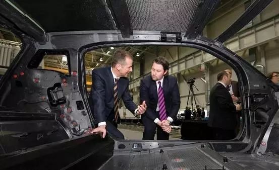 碳纤维不稀奇，甜菜、青草竟然都可以造车了！