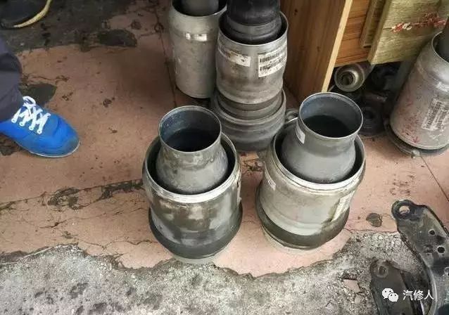 就换副刹车片,竟然让我赔4根减震!