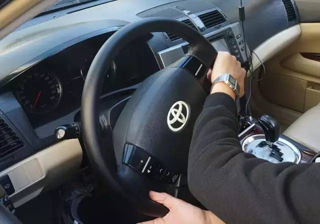 若听到汽车有这4种响声,必须停车检查!