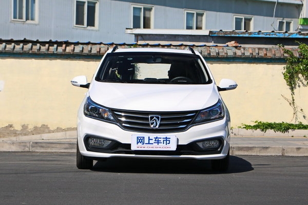 宝骏310自动挡详细配置曝光 标配旋钮+拨片换挡