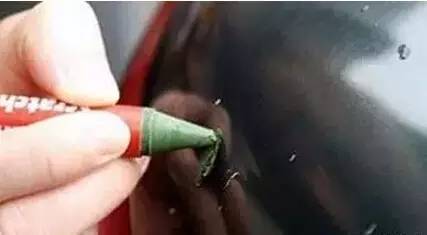 车身的划痕,若没及时修补,可能会直接生锈