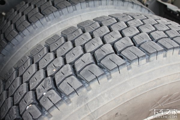 翻新轮胎水太深 几百块真的能买'新胎'?