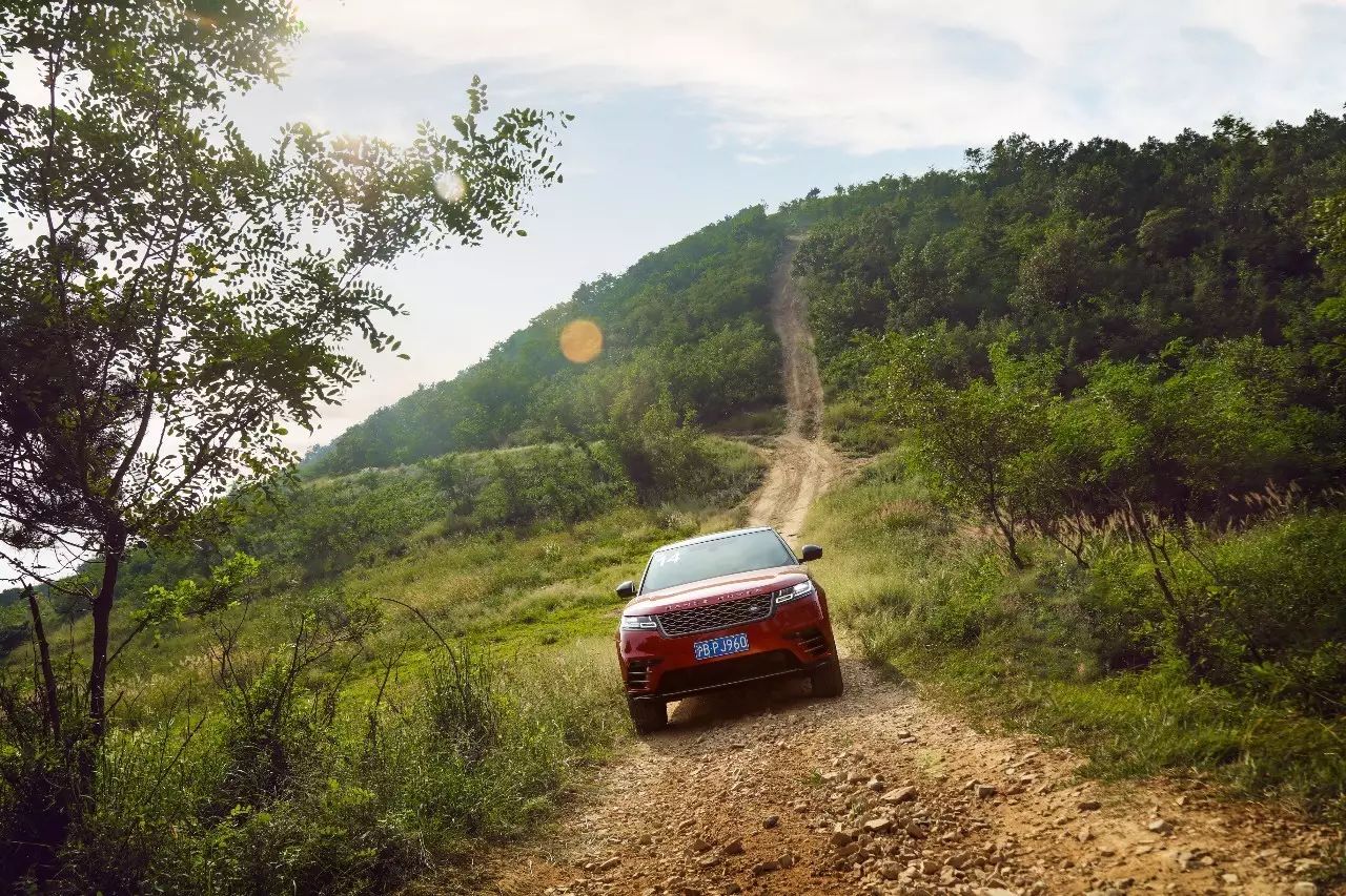 攒钱就买它!这台路虎比揽胜豪华,比发现便宜!