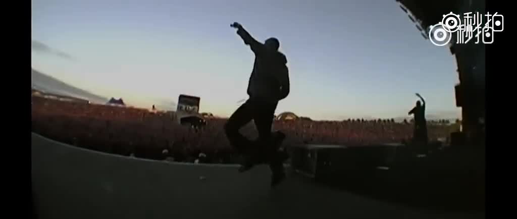 特条丨《One More Light》特别版 MV