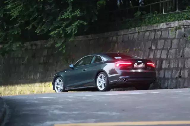 喜欢这辆车是因为它很温柔,但也可以很疯狂