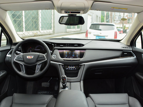 凯迪拉克(国产) 周年庆版 25T 大中控全景