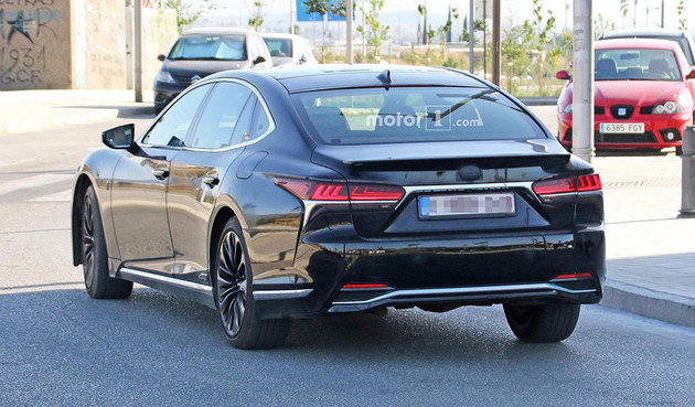 雷克萨斯新LS F谍照曝光 东京车展亮相