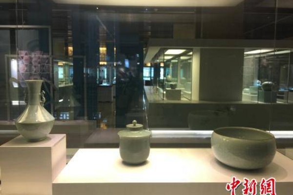 浙江龙泉青瓷大师卢伟孙：在非遗中不断创新