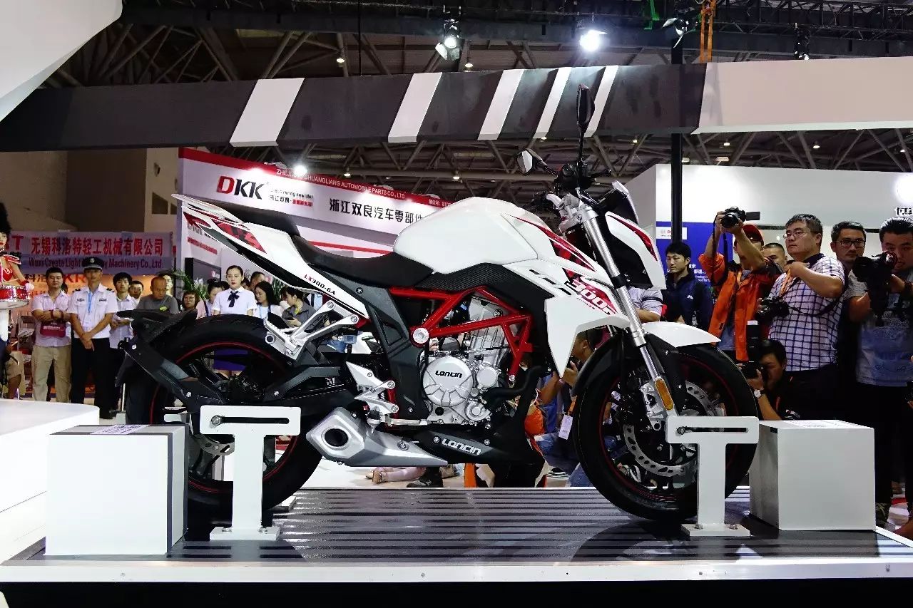 15800元!隆鑫无极300R震撼发售!多款车型同台