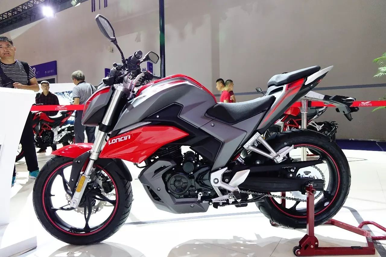 15800元!隆鑫无极300R震撼发售!多款车型同台展出!-新浪汽车