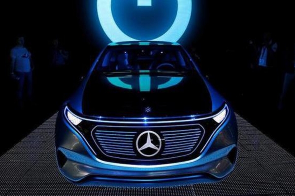 奔驰向美国工厂投资10亿美元 制造电动汽车