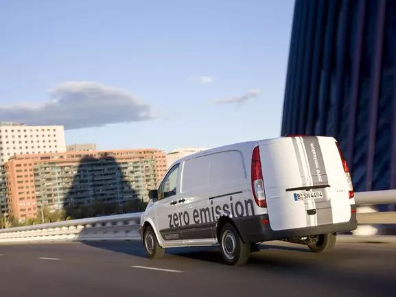 特朗普挥大棒,汽车厂商在美追加近百亿投资