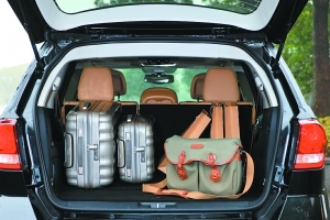 车上藏私房钱？ 隐蔽储物空间大踢爆