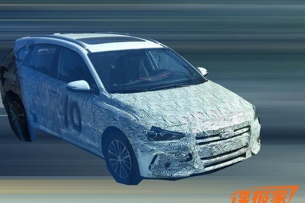 全新悦动两厢车型最新谍照 非常的使用