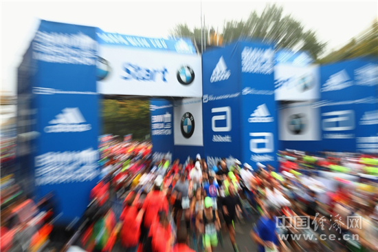 宝马集团冠名赞助2017年柏林马拉松开赛