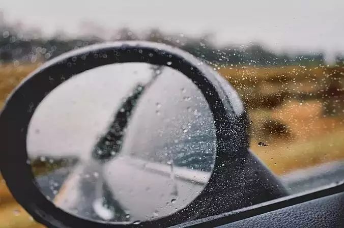 气象台发布暴雨蓝色预警!车牌丢失怎么补办?雨