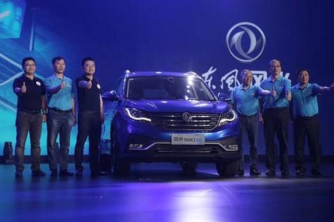 加配不加价！不到8万就能买到这么多黑科技，荣威RX5颤抖了