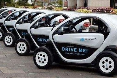 新能源汽车弯道超车or翻车