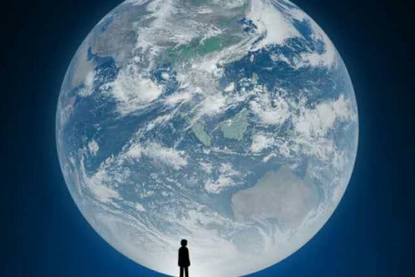 北京网信办对微博、贴吧作出行政处罚；微信启动页首次“变脸”