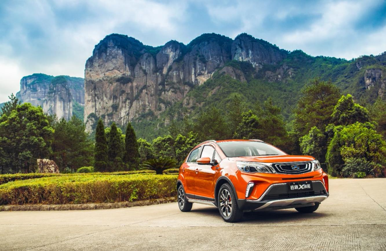 吉利上攻，却下探推5万元级产品，远景X3究竟如何？