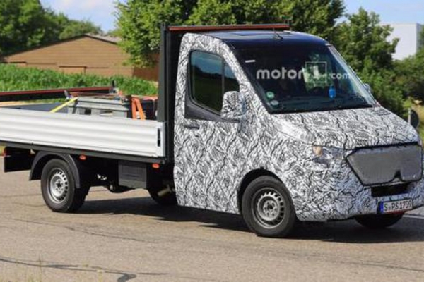 有望明年亮相 新一代奔驰Sprinter路试谍照