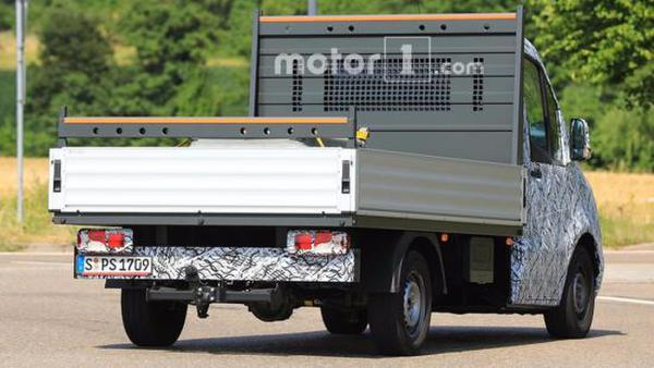 有望明年亮相 新一代奔驰Sprinter路试谍照