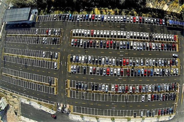 你感受过绝望吗?到底如何快速的在大型停车场