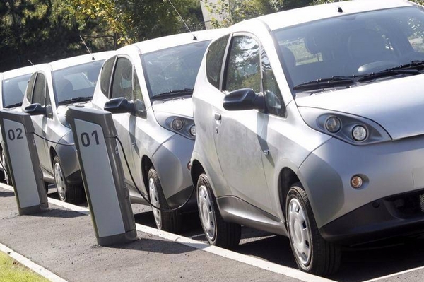 戴森：把电吹风变成电动汽车，总共分几步