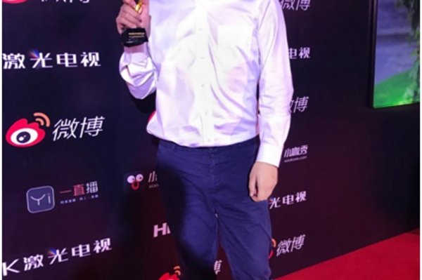 江淮瑞风S7恭贺《极速前进》获年度优秀电视节目奖