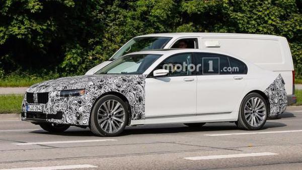 明年亮相/大灯升级 宝马新款7系海外路试