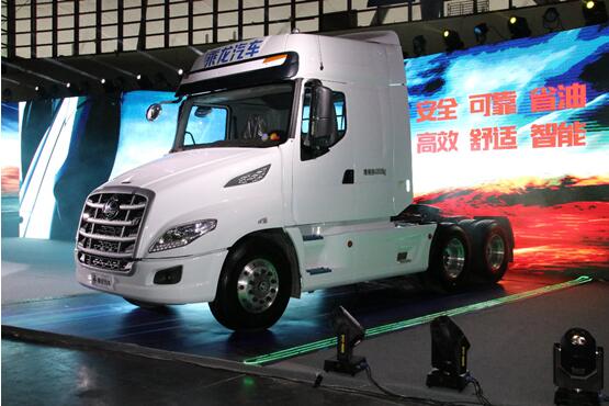 高端长头重卡乘龙T7荣耀上市 引领智能卡车新时代