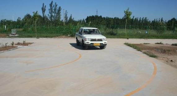 10月1日起,全国驾考实行新标准,倒车入库限时