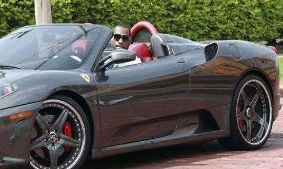 NBA 球员都是开什么车的?