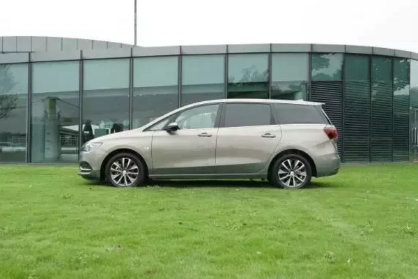 预计18万左右，6座小号GL8实车曝光，11月将上市！