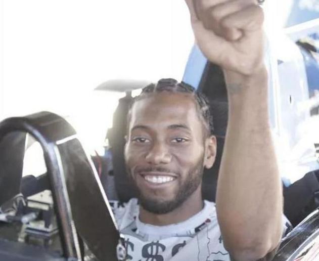 NBA 球员都是开什么车的?