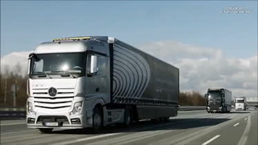 2017梅赛德斯奔驰卡车试驾长春车天下汽车街拍新浪汽车  ​