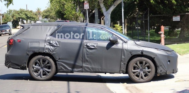 新雷克萨斯RX七座版 或将于10月发布